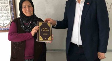 Azmetti, 73 yaşında Kur'an-ı Kerim okumayı öğrendi
