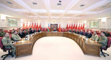 Bakan Güler Azerbaycanlı gazilerle bir araya geldi