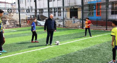 Başkan Çolakbayrakdar, gençlerin gönlünü fethetti