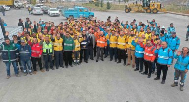 Başkan Çolakbayrakdar, "Yeter Ki bereket yağsın, kar temizlemeye hazırız"
