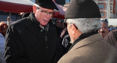 Başkan Kurt, 71 Evler Pazarı'nı ziyaret etti