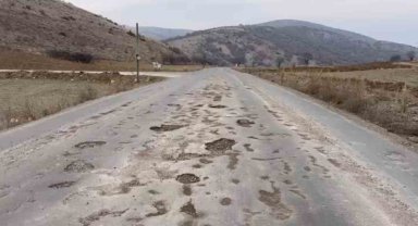 Başkentte 36 mahalleyi birbirine bağlayan yol asfalt bekliyor