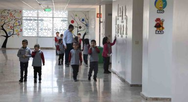 Bu sokaklar İngilizce eğitimi kolaylaştırıyor