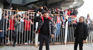Bülent Uygun'dan asker selamı!
