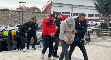 Bungalov dolandırıcıları adliyeye sevk edildi