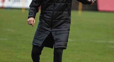 Burak Yılmaz ilk antrenmanına çıktı