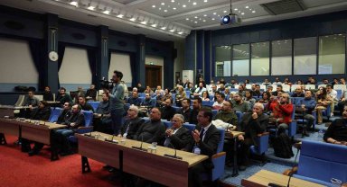 Büyükkılıç'tan Büyükşehir'de gerçekleşen Deprem Hasar Tespiti Eğitimi'nde öğretim üyelerine plaket