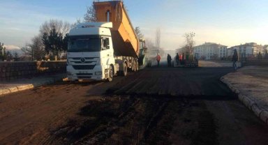 Büyükşehir'den Tomarza'da 15 milyon TL'lik "sıcak asfalt" çalışması