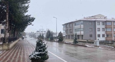 Çankırı'nın kuzeyinde kar yağışı etkili olmaya başladı