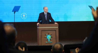 Cumhurbaşkanı Erdoğan: "AK Parti, her alanda olduğu gibi belediyecilikte de kendi kendiyle yarışmaktadır"