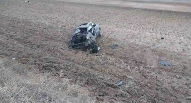 Devrilen otomobilin sürücüsü öldü
