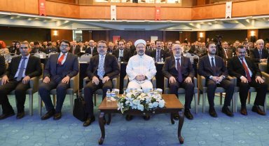 Diyanet İşleri Başkanı Erbaş: "İslam'ın ahlak ilkelerini insanlığa yeniden teklif etmeliyiz"