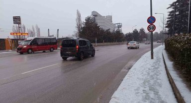 Eskişehir güne karla başladı
