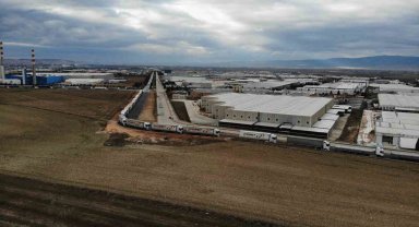 Eskişehir OSB'de kilometrelerce uzayan tır kuyruğu