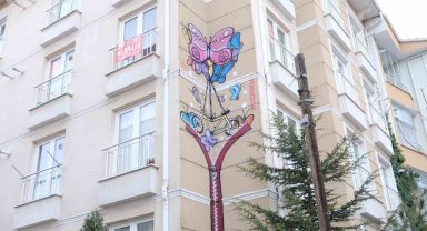 Eskişehir'de duvarlara çizilen grafitiler vatandaşın ilgisini çekiyor