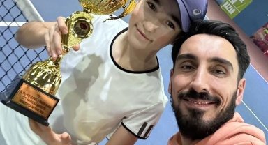 Eskişehirli genç sporcu tenis turnuvasında şampiyon oldu