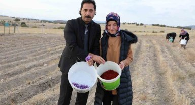 Genç çiftçi adayına altın dokunuş