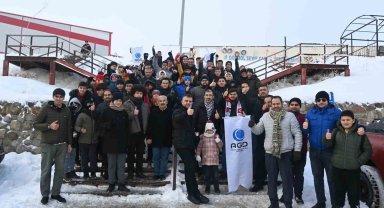 Gençler Erciyes'te doyasıya eğlendi