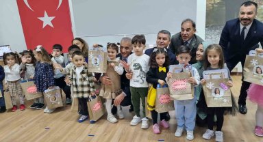 Gölbaşı Belediyesi Başkanı Şimşek, öğrencilerin karne heyecanına ortak oldu