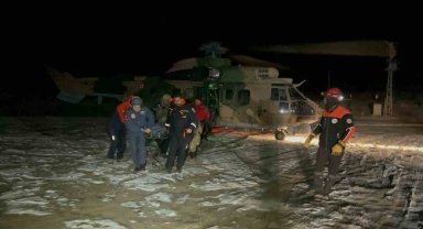Hasan Dağı'nda düşerek yaralanan dağcı helikopterle kurtarıldı