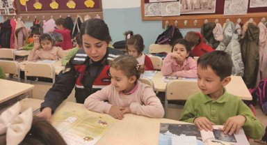 Kanun Ordusu Jandarma sahada eğitim veriyor