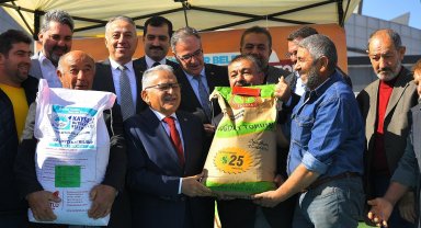 Kayseri Büyükşehir'den 2023 yılında tarımsal üretime 412 ton tohum desteği