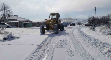 Kayseri'de ulaşıma kapanan 273 mahalle yolu açıldı