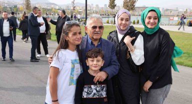Kayserili Millet Bahçesi'ni sevdi