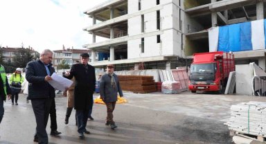 Kazım Kurt 100. Yıl Kültür Merkezi çalışmalarını denetledi