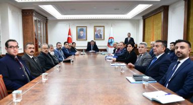 Kırşehir'de siyasi parti temsilcileriyle seçim güvenliği toplantısı yapıldı