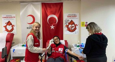 Kızılay Kadın Gönüllüleri'nden 'Candan Bağlıyız' kampanyasına destek