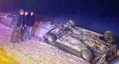 Konya'da otomobil şarampole devrildi: 4 yaralı