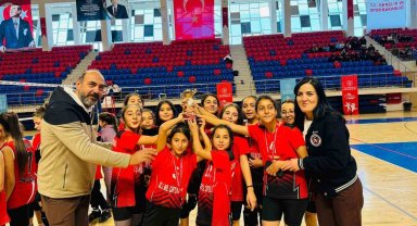 Niğde'de voleybol şampiyonları belli oldu