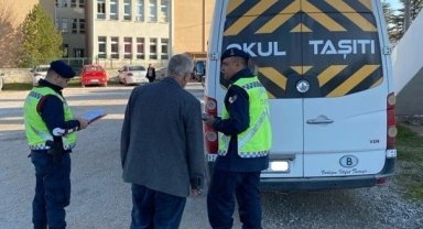 Okul servis araçları kurallara uyuyor