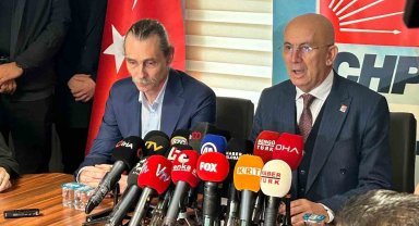 Oyuncu Erdal Beşikçioğlu, CHP Ankara İl Başkanlığını ziyaret etti