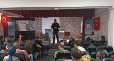 Polis ekiplerinden işitme engelli öğrencilere ziyaret
