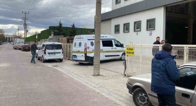Pres makinesi ile duvar arasında sıkışan işçi hayatını kaybetti