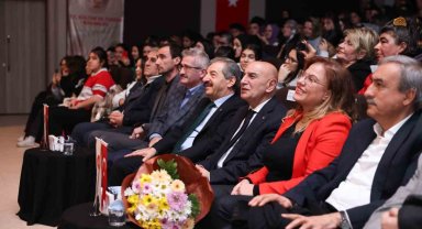 "Bir Türkü Tiyatrosu" Keçiören'de sahnelendi