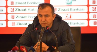 Recep Uçar: "Saçma sapan geçişten yediğimiz bir golle maçı kaybettik"