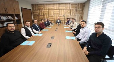 Sağlık-Sen: "Kamuda çalışan hekimlerin tabip odalarına üye olmaları teşvik edilmeli"