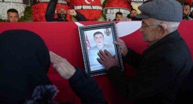 Şehit Batur'u memleketi Niğde'de binler uğurladı
