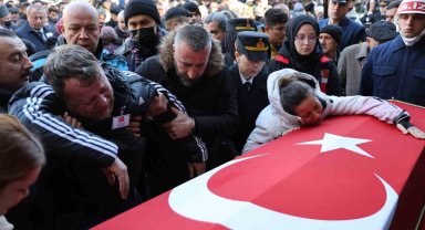 Şehit cenazesinde gözyaşları sel oldu