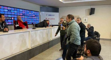 Sivas'ta basın mensuplarından Sumudica'ya protesto
