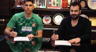 Sivasspor, kaleci Dorde Nikolic'i transfer etti