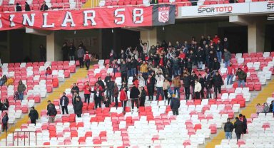 Sivasspor taraftarı Galatasaray maçına ilgi göstermedi