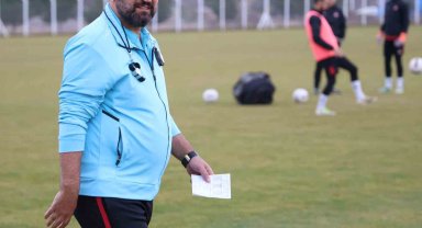 Sivasspor'da Bülent Uygun ilk idmanına çıktı
