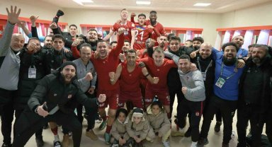 Sivasspor'dan galibiyet pozu