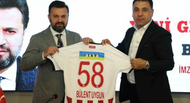 Sivasspor'un yeni teknik direktörü Bülent Uygun imzayı attı