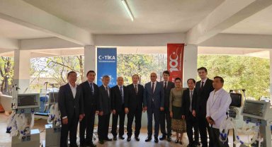 TİKA'dan Laos'ta Mittaphab Hastanesi'ne tıbbi donanım desteği