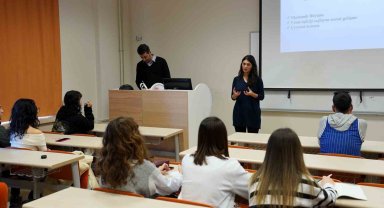 Üniversite öğrencilerine eğitmen eğitimi verildi